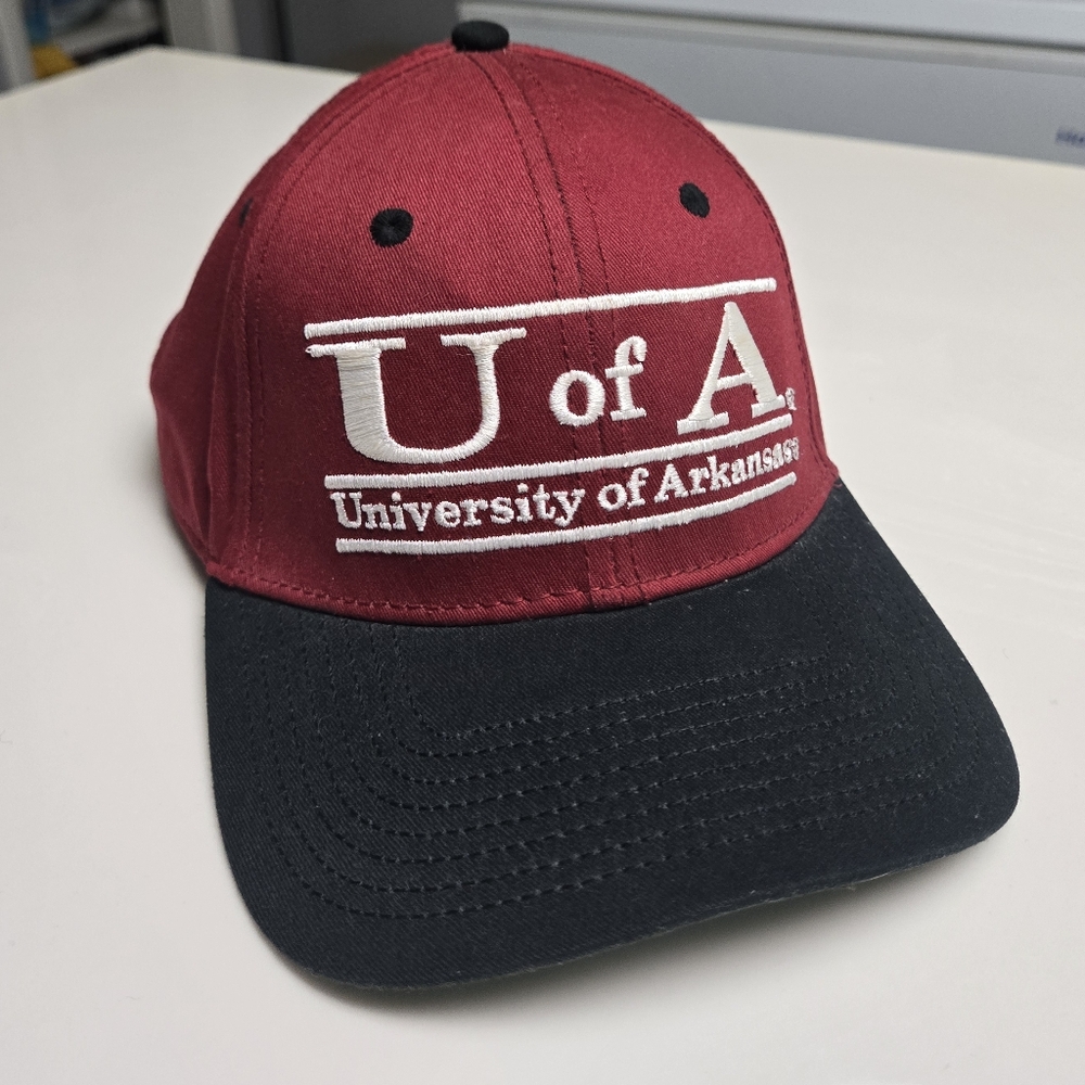 University of Arkansas Vuntage Y2k Red and Black Cap